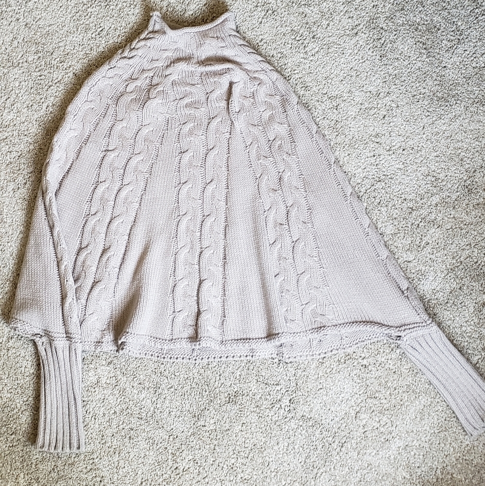 Sweater - Picture 2 of 9